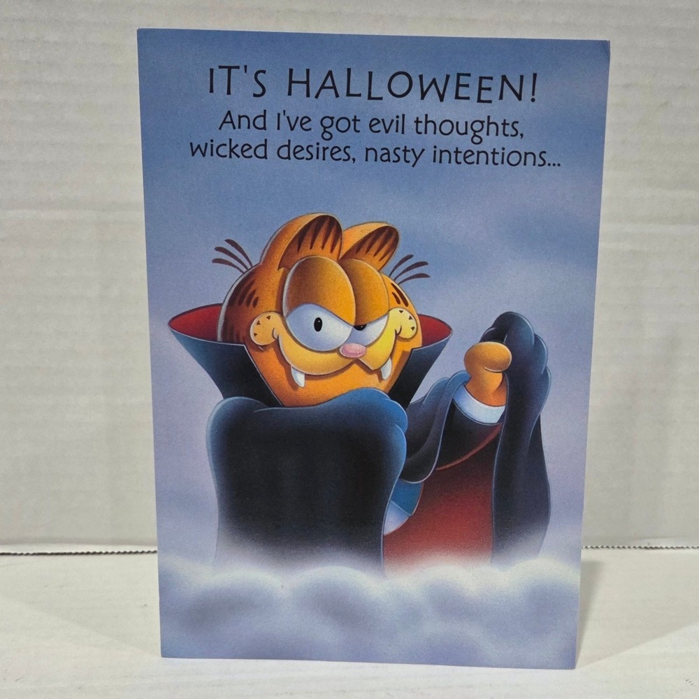 Vintage Hallmark Garfield Halloween Card Vampire Jim Davis Collectible